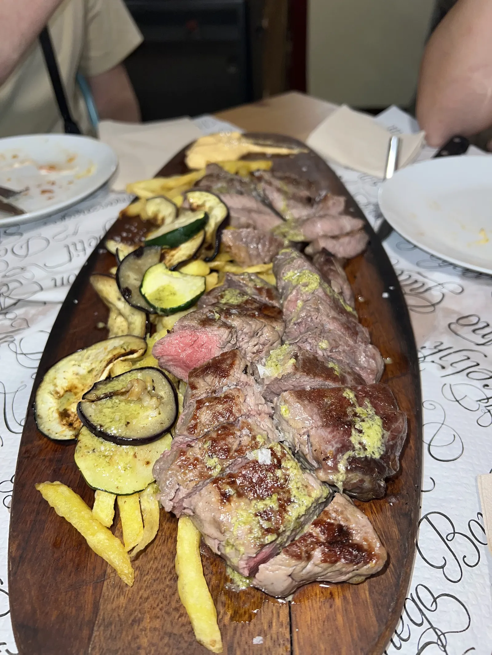 Secreto a la parrilla con verduras